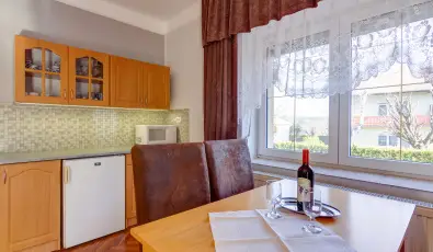 Andrea Villa H�v�z