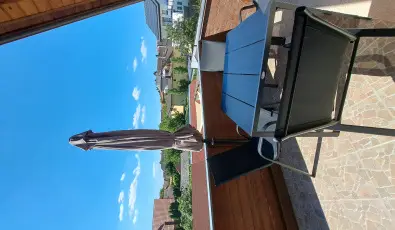 Andrea Villa H�v�z