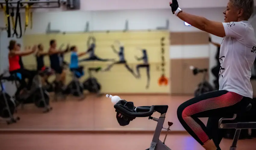 Eleven Business & Sport Hotel J�sz�roksz�ll�s - Valentin napi akci� reggelis ell�t�ssal (1 �jt�l)