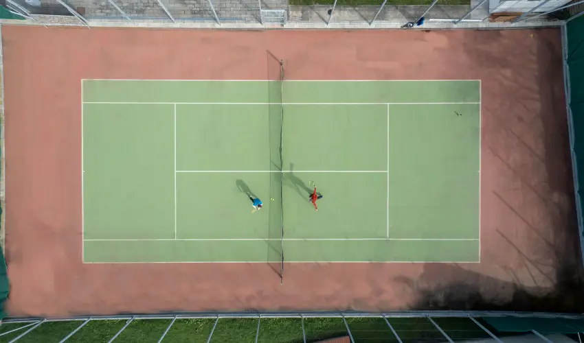 Eleven Business & Sport Hotel J�sz�roksz�ll�s - Valentin napi akci� reggelis ell�t�ssal (1 �jt�l)