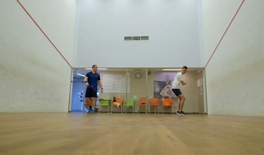 Eleven Business & Sport Hotel J�sz�roksz�ll�s - Valentin napi akci� reggelis ell�t�ssal (1 �jt�l)