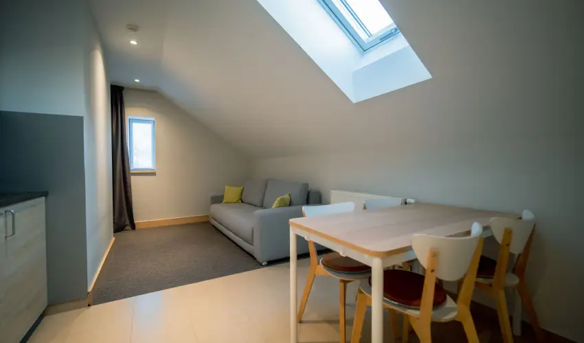 Eleven Business & Sport Hotel J�sz�roksz�ll�s - Valentin napi akci� reggelis ell�t�ssal (1 �jt�l)