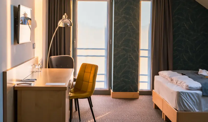 Eleven Business & Sport Hotel J�sz�roksz�ll�s - Valentin napi akci� reggelis ell�t�ssal (1 �jt�l)