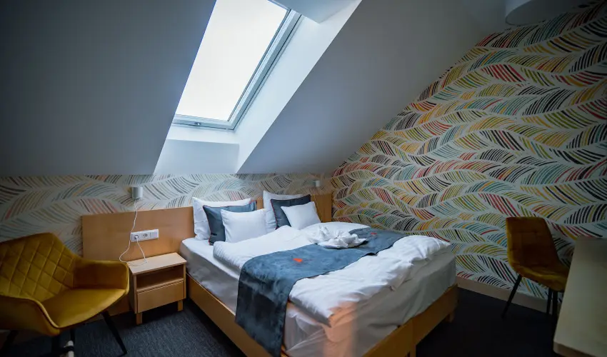 Eleven Business & Sport Hotel J�sz�roksz�ll�s - Valentin napi akci� reggelis ell�t�ssal (1 �jt�l)