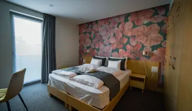 Eleven Business & Sport Hotel J�sz�roksz�ll�s