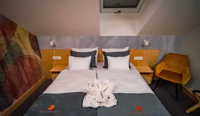 Eleven Business & Sport Hotel J�sz�roksz�ll�s