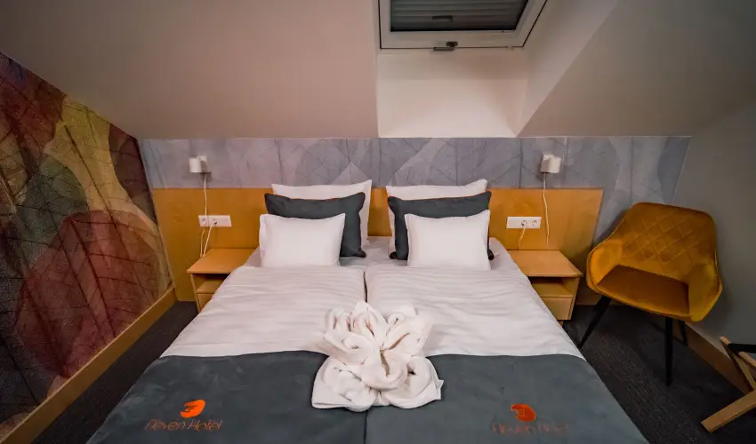 Eleven Business & Sport Hotel J�sz�roksz�ll�s - Valentin napi akci� reggelis ell�t�ssal (1 �jt�l)