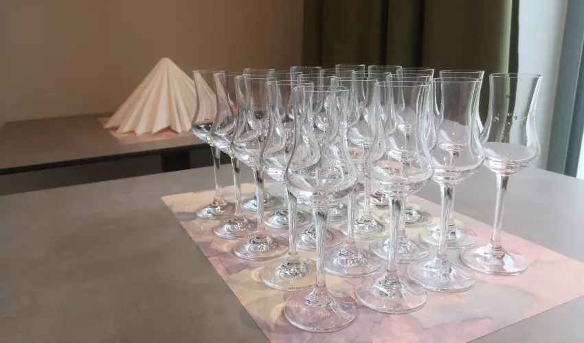 Eleven Business & Sport Hotel J�sz�roksz�ll�s - Valentin napi akci� reggelis ell�t�ssal (1 �jt�l)