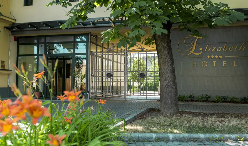 Elizabeth Hotel Gyula - Elizabeth & Valentin - a romantika htvgje Gyuln (min. 2 j)