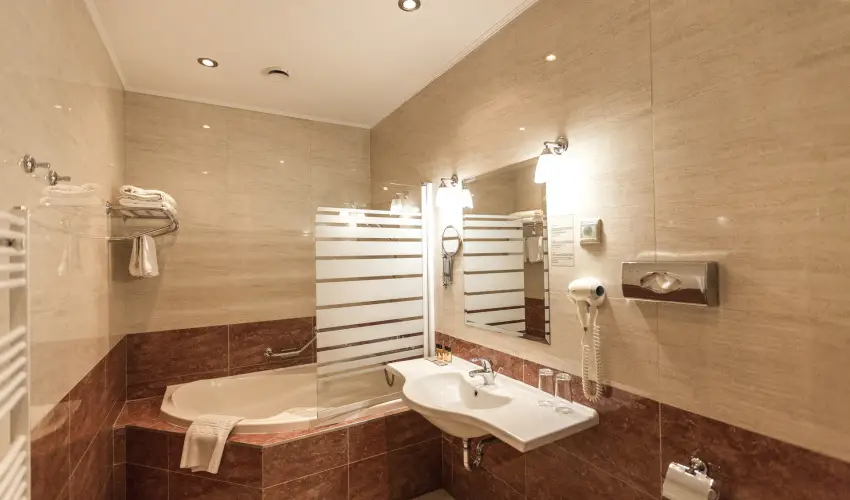 Elizabeth Hotel Gyula - Elizabeth & Valentin - a romantika htvgje Gyuln (min. 2 j)