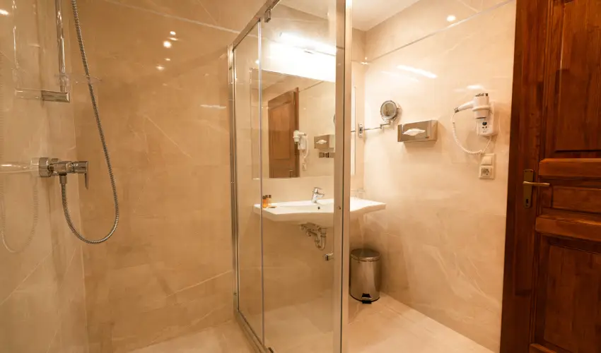 Elizabeth Hotel Gyula - Elizabeth & Valentin - a romantika htvgje Gyuln (min. 2 j)