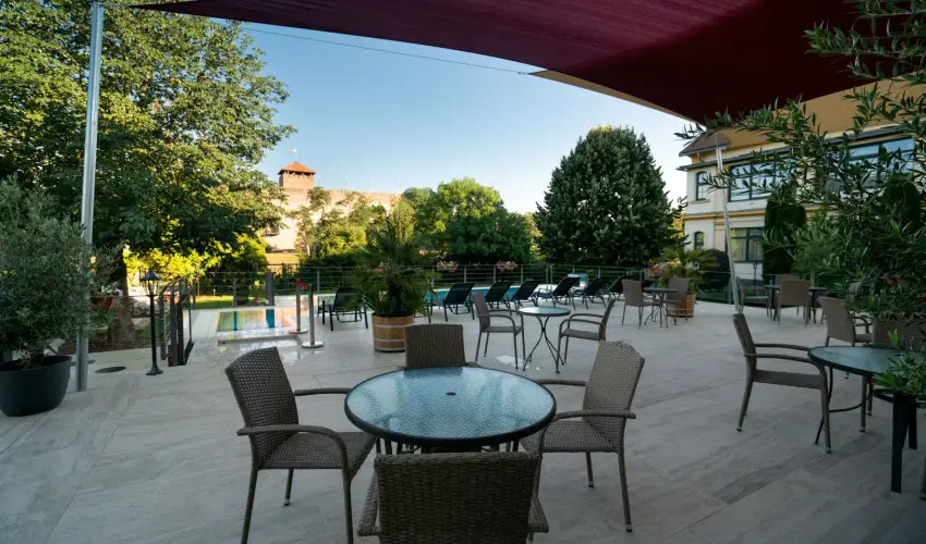 Elizabeth Hotel Gyula - Elizabeth & Valentin - a romantika htvgje Gyuln (min. 2 j)