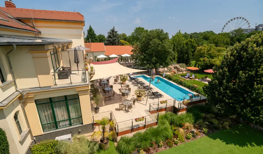 Elizabeth Hotel Gyula - Elizabeth & Valentin - a romantika htvgje Gyuln (min. 2 j)