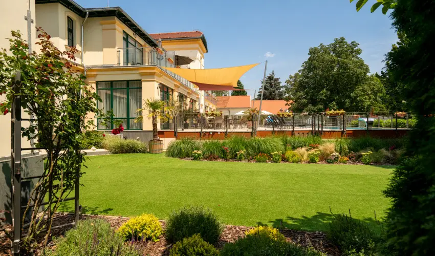 Elizabeth Hotel Gyula - Elizabeth & Valentin - a romantika htvgje Gyuln (min. 2 j)