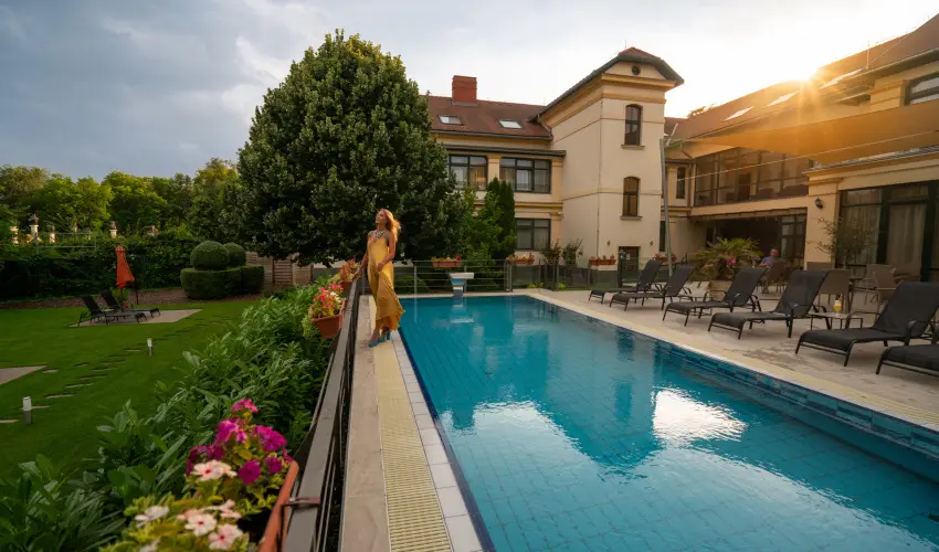 Elizabeth Hotel Gyula - Elizabeth & Valentin - a romantika htvgje Gyuln (min. 2 j)