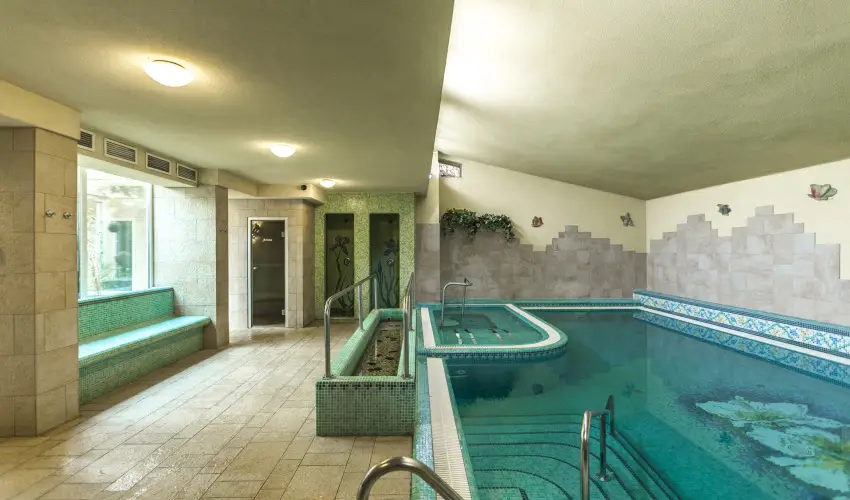 Elizabeth Hotel Gyula - Elizabeth & Valentin - a romantika htvgje Gyuln (min. 2 j)