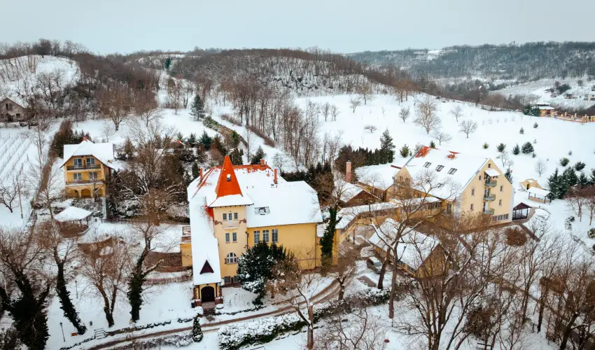 Fried Kast�ly Hotel Simontornya - Valentin h�tv�ge - teljes el�refizet�ssel (min. 2 �j)