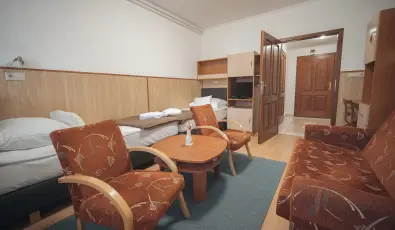 H�forr�s Hotel �s �d�l�park Gyula