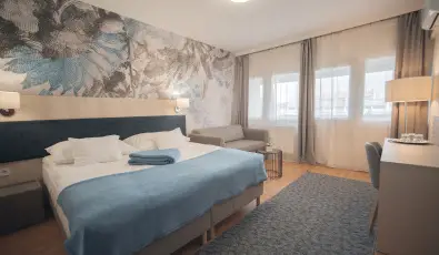 H�forr�s Hotel �s �d�l�park Gyula