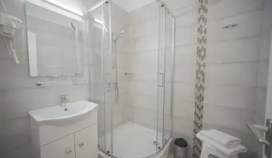 H�forr�s Hotel �s �d�l�park Gyula