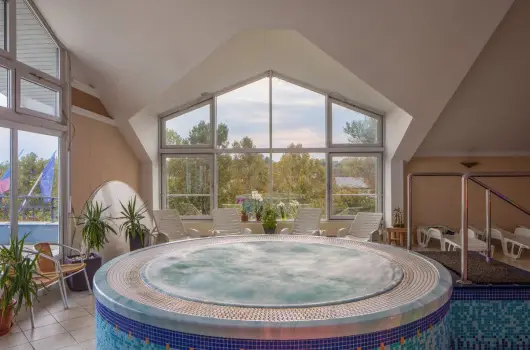 Krist�ly Hotel - Valentin-nap a Krist�ly Hotelben (min. 2 �j)