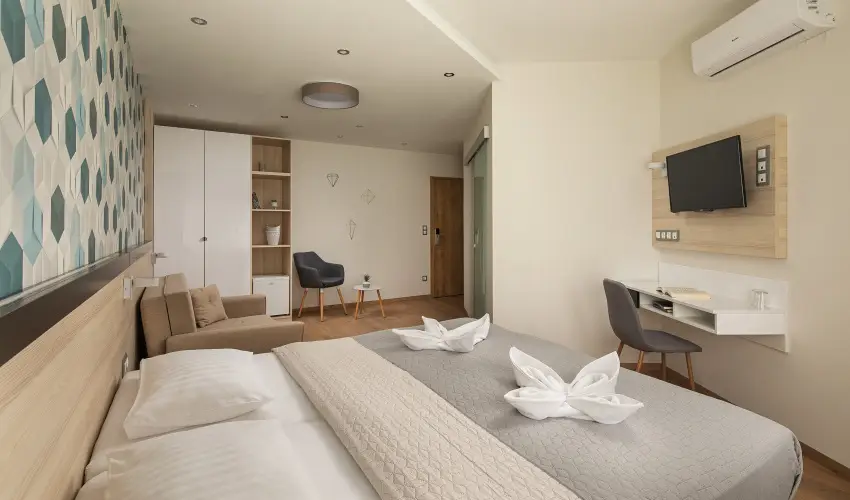 Krist�ly Hotel Keszthely - Valentin-nap a Krist�ly Hotelben (min. 2 �j)