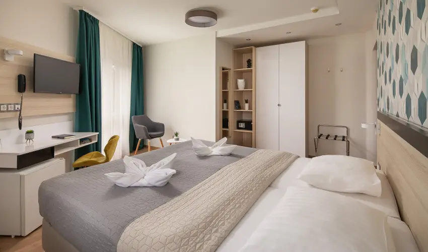 Krist�ly Hotel Keszthely - Valentin-nap a Krist�ly Hotelben (min. 2 �j)