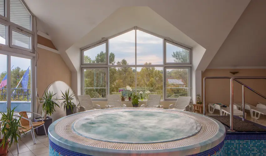 Krist�ly Hotel Keszthely - Valentin-nap a Krist�ly Hotelben (min. 2 �j)