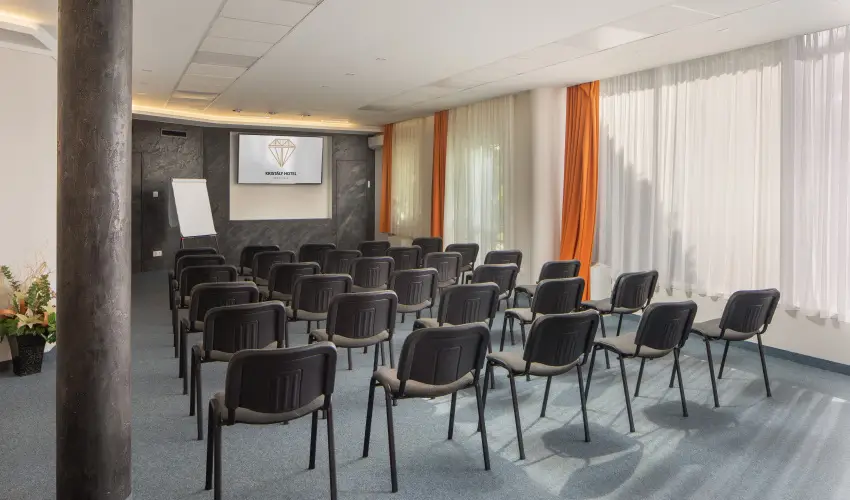 Krist�ly Hotel Keszthely - Valentin-nap a Krist�ly Hotelben (min. 2 �j)