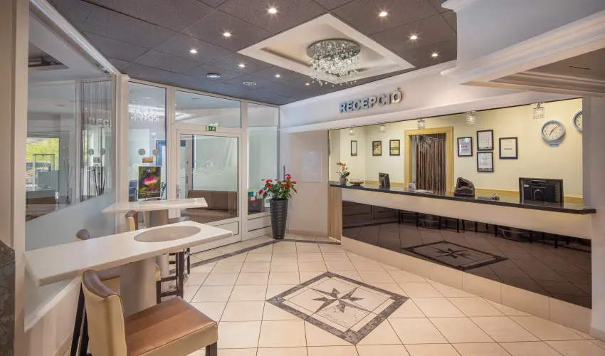 Krist�ly Hotel Keszthely - Valentin-nap a Krist�ly Hotelben (min. 2 �j)