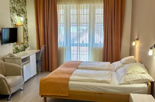 Hotel N�gy �vszak - Valentin napi romantikus h�tv�ge (min. 2 �j)