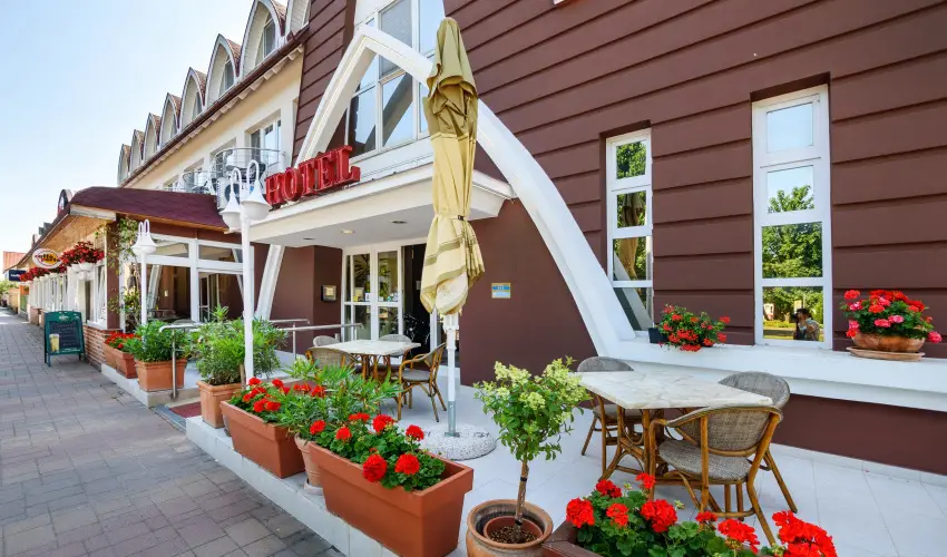 Hotel N�gy �vszak Hajd�szoboszl� - Valentin napi romantikus h�tv�ge (min. 2 �j)