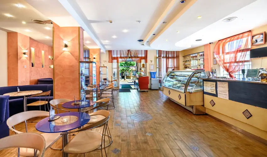 Hotel N�gy �vszak Hajd�szoboszl� - Valentin napi romantikus h�tv�ge (min. 2 �j)