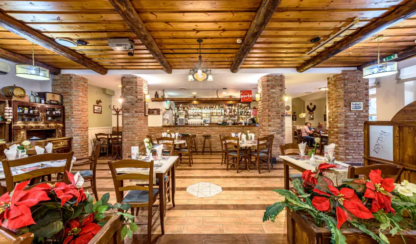 Hotel N�gy �vszak Hajd�szoboszl� - Valentin napi romantikus h�tv�ge (min. 2 �j)