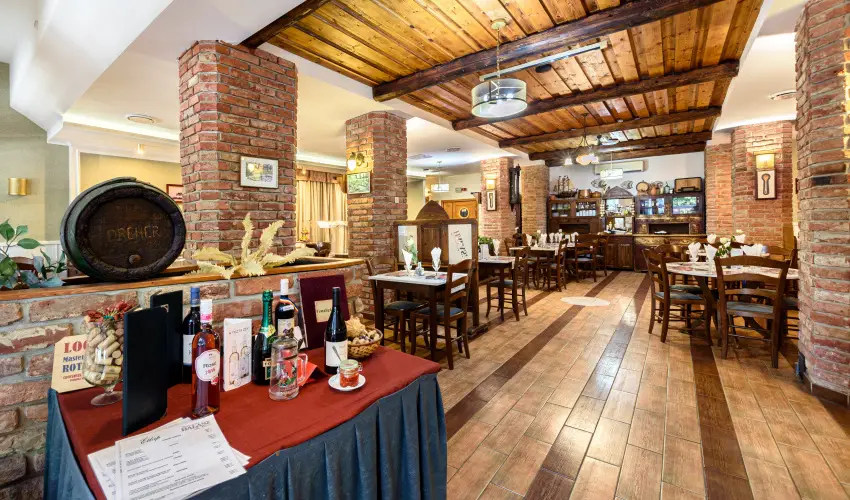 Hotel N�gy �vszak Hajd�szoboszl� - Valentin napi romantikus h�tv�ge (min. 2 �j)