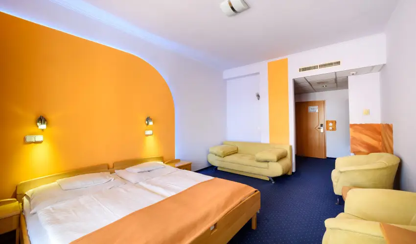 Hotel N�gy �vszak Hajd�szoboszl� - Valentin napi romantikus h�tv�ge (min. 2 �j)