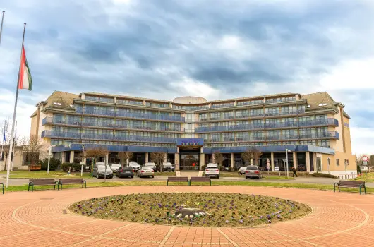 Park Inn by Radisson S�rv�r Resort & Spa - Szerelem a leveg�ben