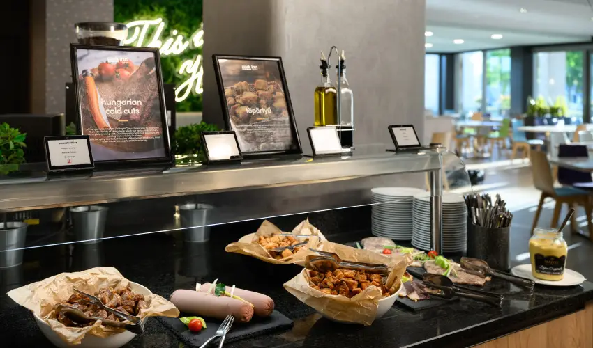 Park Inn by Radisson S�rv�r Resort & Spa S�rv�r - Szerelem a leveg�ben (1 �jt�l)