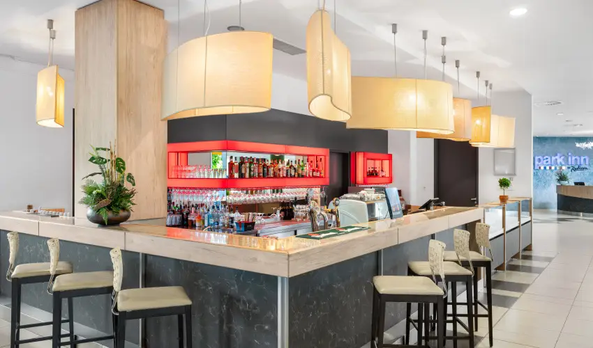 Park Inn by Radisson S�rv�r Resort & Spa S�rv�r - Szerelem a leveg�ben (1 �jt�l)