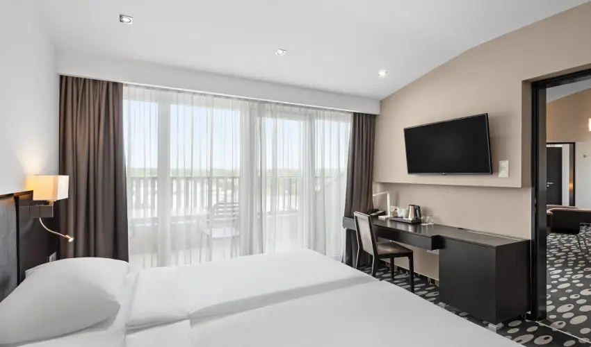 Park Inn by Radisson S�rv�r Resort & Spa S�rv�r - Szerelem a leveg�ben (1 �jt�l)