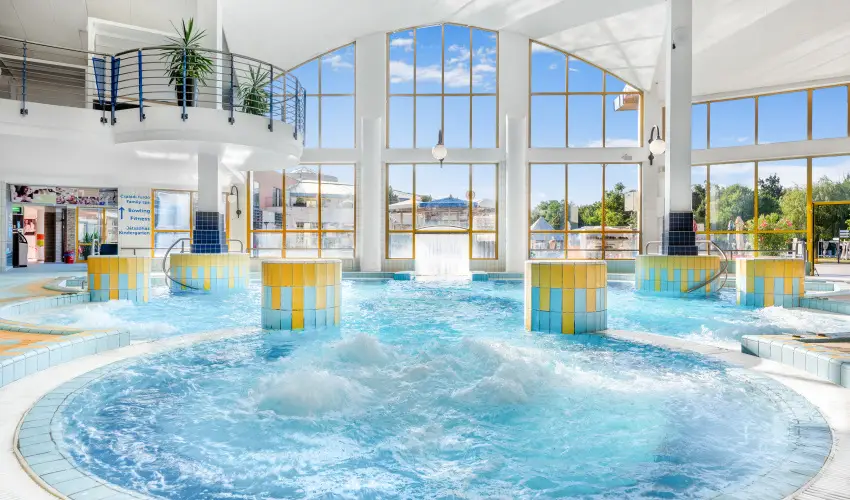 Park Inn by Radisson S�rv�r Resort & Spa S�rv�r - Szerelem a leveg�ben (1 �jt�l)