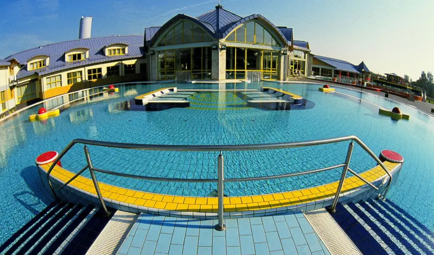 Park Inn by Radisson S�rv�r Resort & Spa S�rv�r - Szerelem a leveg�ben (1 �jt�l)