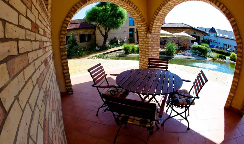 Hotel Stci Wellness & Konferencia Vecss - Szerelmes Valentin-nap (min. 2 j)