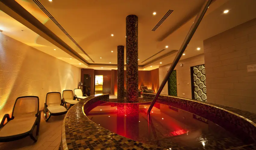 Hotel Stci Wellness & Konferencia Vecss - Szerelmes Valentin-nap (min. 2 j)