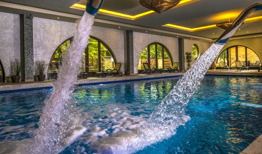 Hotel Stci Wellness & Konferencia Vecss - Szerelmes Valentin-nap (min. 2 j)