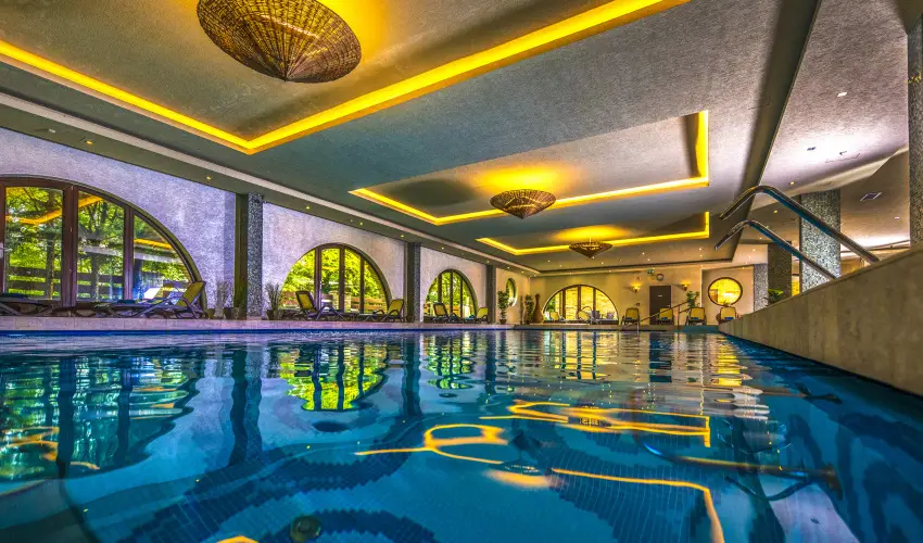 Hotel Stci Wellness & Konferencia Vecss - Szerelmes Valentin-nap (min. 2 j)