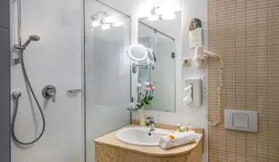Hotel St�ci� Wellness & Konferencia Vecs�s