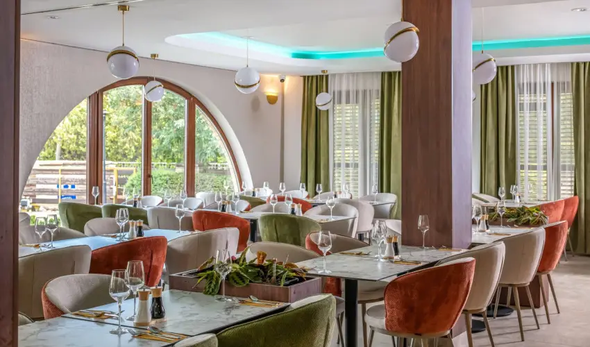 Hotel St�ci� Wellness & Konferencia Vecs�s - Szerelmes Valentin-nap (min. 2 �j)