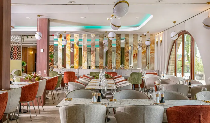 Hotel St�ci� Wellness & Konferencia Vecs�s - Szerelmes Valentin-nap (min. 2 �j)