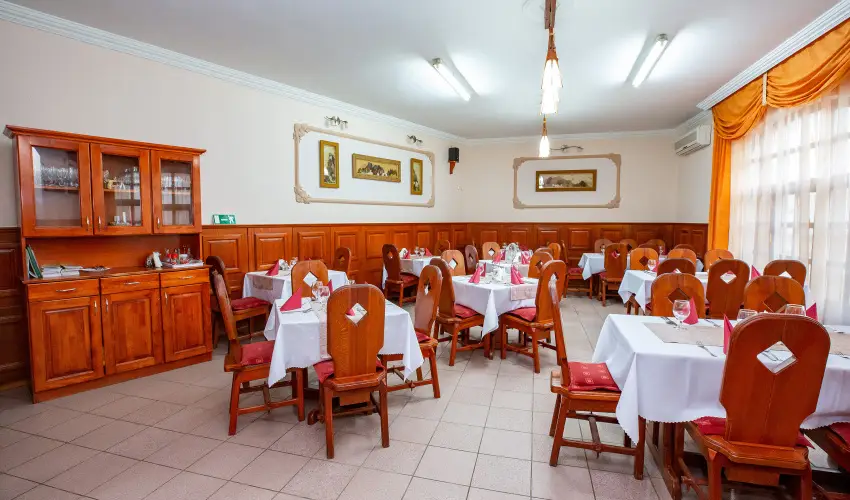 Major Panzi� & �tterem Hajd�szoboszl� - Valentin napi csomagaj�nlat (min. 2 �j)